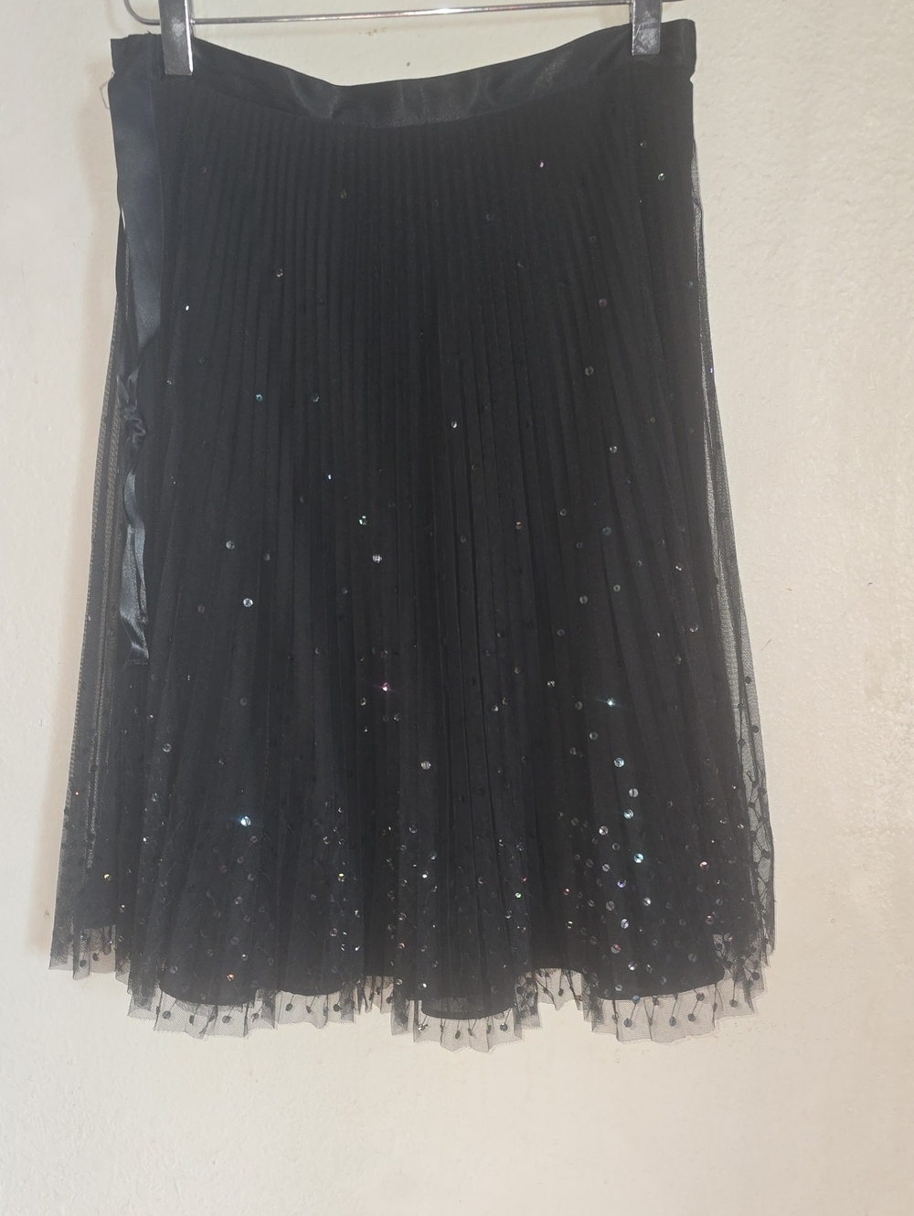 Express  Vintage  Black Sequin Pleated Tulle Skirt